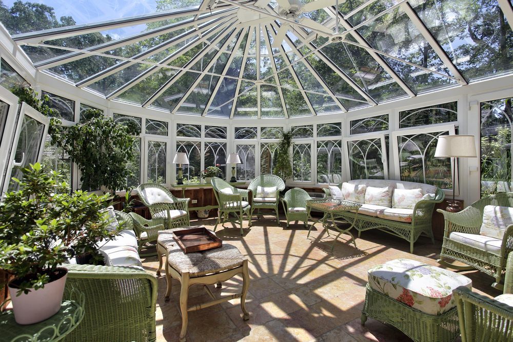 Großer Wintergarten als Anbau für Hotels und Restaurants